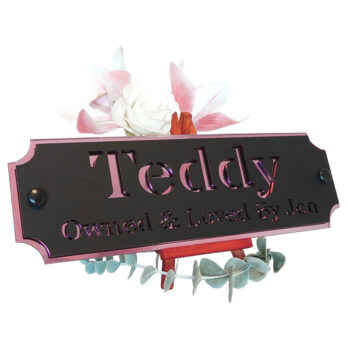 Acrylic-Stable-Name-Plate-Pink-Mirror-Text-Left