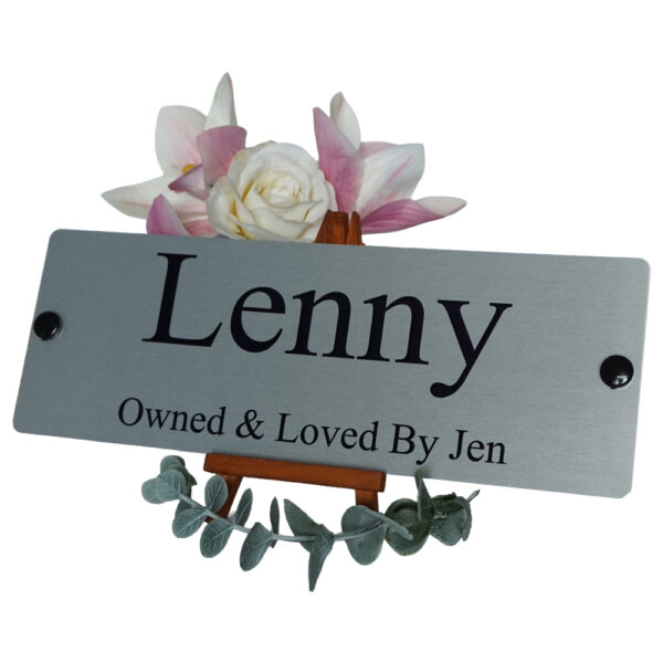 Aluminium-Silver-Stable-Name-Plain-Text-Right
